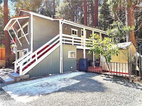 874 Fern Drive, Crestline, CA 92325