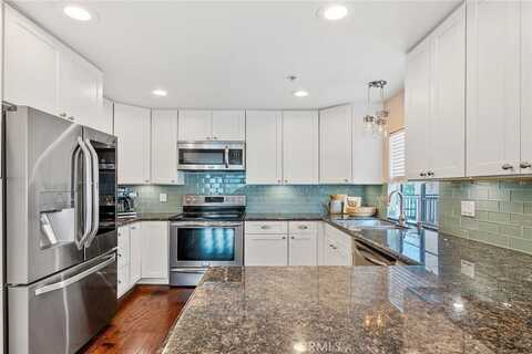 18752 Caminito Cantilena, San Diego, CA 92128