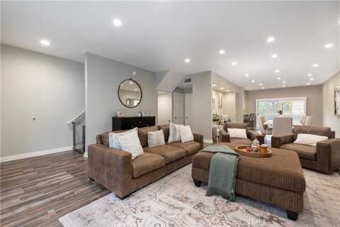 14919 Dickens Street, Sherman Oaks, CA 91403