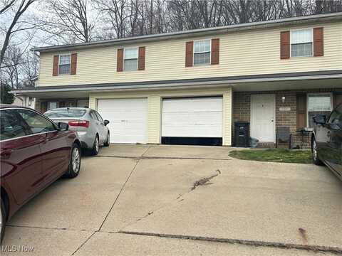 587-589 Ridge Avenue NE, New Philadelphia, OH 44663
