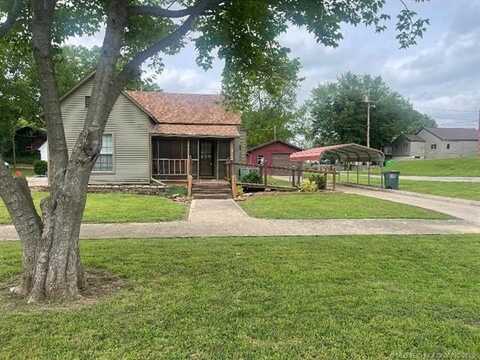 217 W 6th Avenue, Bristow, OK 74010
