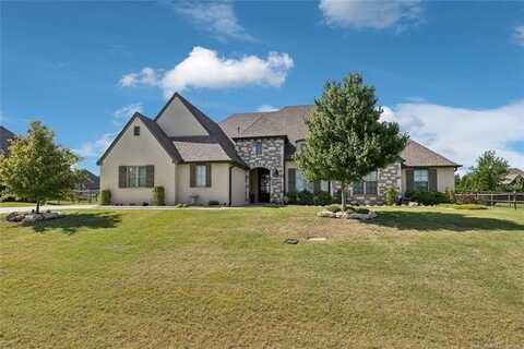 19672 E 69th Street N, Owasso, OK 74055