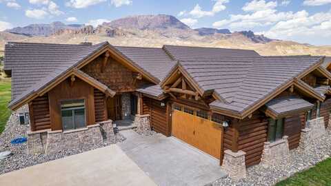 79 Winchester Dr, Cody, WY 82414