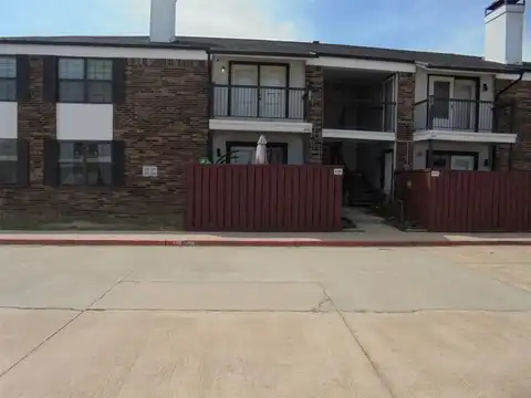 3003 River Oaks Drive, Norman, OK 73072