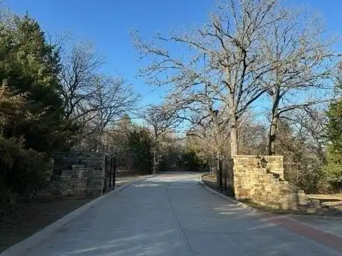 2600 Tangled Oak Trail, Norman, OK 73026