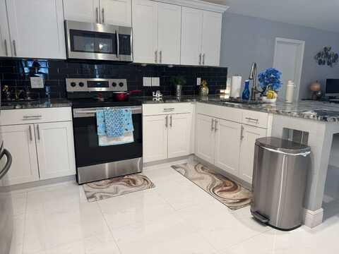 9623 OAKS ST., Tampa, FL 33635