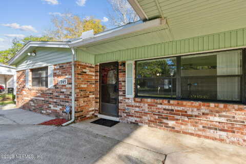 Zapata, JACKSONVILLE, FL 32210