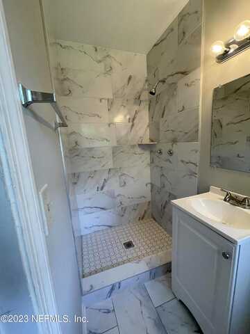 Danbury, JACKSONVILLE, FL 32205
