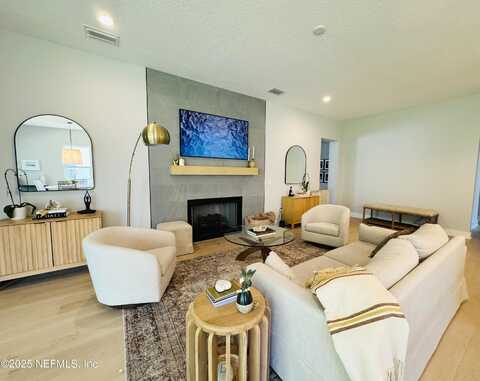 Madelynn, JACKSONVILLE, FL 32256