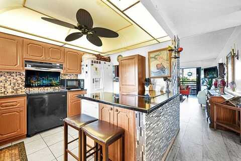 10442 Sunrise Lakes Blvd, Sunrise, FL 33322