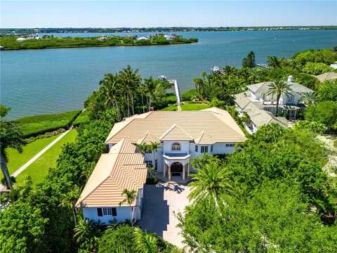 707 Grove Place, Vero Beach, FL 32963