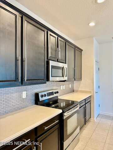 Campfield, JACKSONVILLE, FL 32256