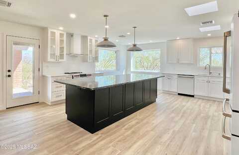 Morgan, TUCSON, AZ 85745