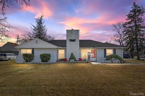 30260 HARPER Avenue, Saint Clair Shores, MI 48082