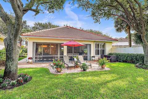 241 E Tall Oaks Circle, Palm Beach Gardens, FL 33410