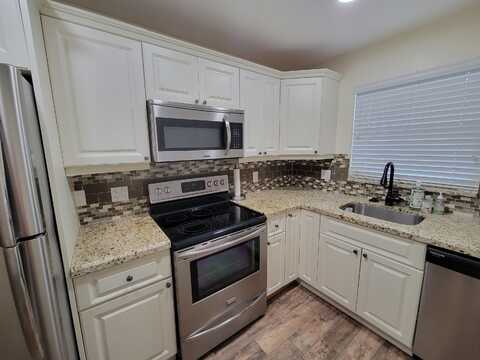 1340 NE 28th Avenue, Pompano Beach, FL 33062