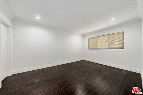 Chenault, LOS ANGELES, CA 90049