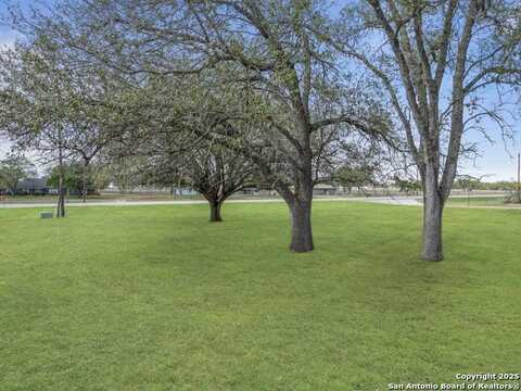 1900 Chukar, Floresville, TX 78114