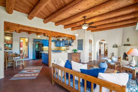 2 Florencio Road, Santa Fe, NM 87506