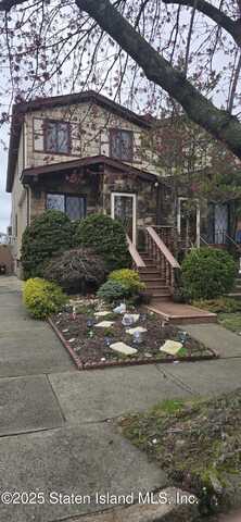 180 Travis Avenue, Staten Island, NY 10314