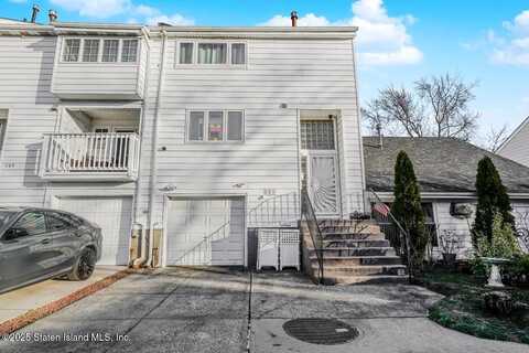 111 Hampton Green, Staten Island, NY 10312