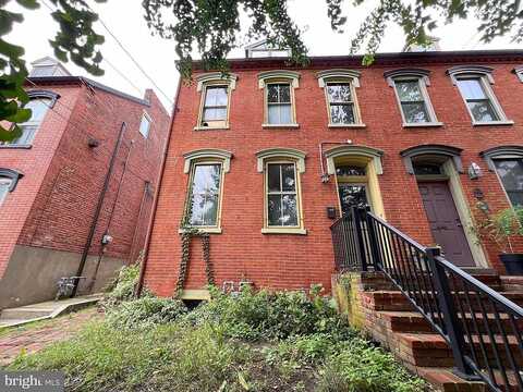 Charlotte, LANCASTER, PA 17603