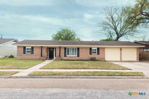 2403 E Locust Avenue, Victoria, TX 77901