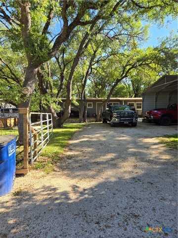 425 Dreamland Drive, Canyon Lake, TX 78133