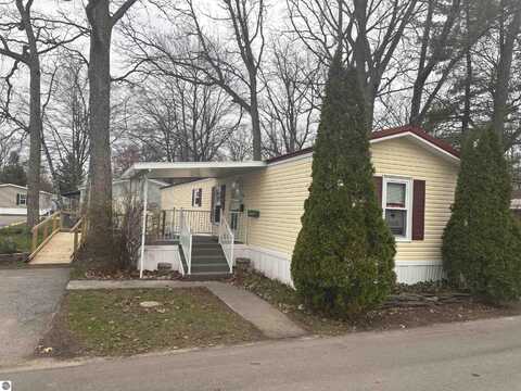 840 Glenview Lane, Traverse City, MI 49686