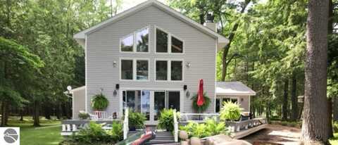 8666 Skegemog Point Road, Williamsburg, MI 49690