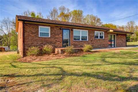 211 Riverside Circle, Eden, NC 27288