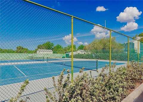 Stones Throw Cir N, Saint Petersburg, FL 33710