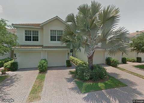 Henley St, Naples, FL 34105