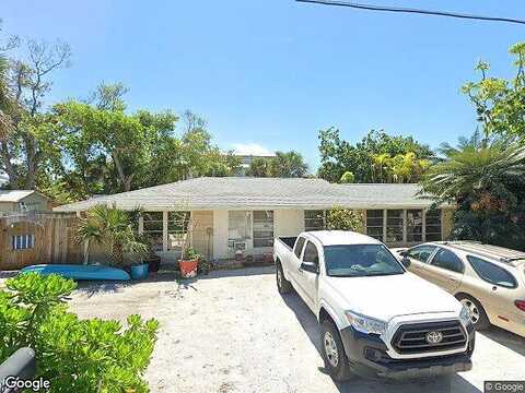Beachcomber Ln, Englewood, FL 34223