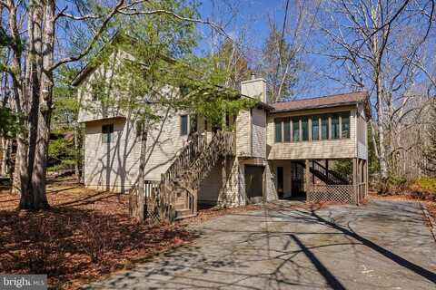 367 SAUNDERS DRIVE, BUSHKILL, PA 18324