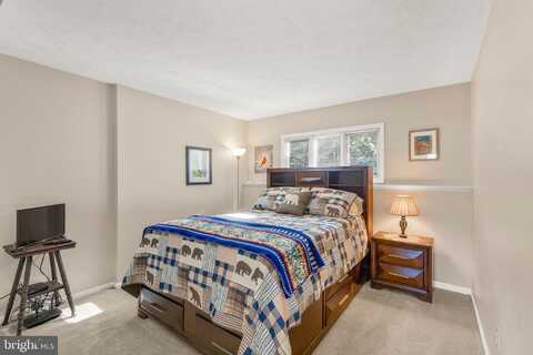 752 LAURELWOOD, ROSELAND, VA 22967