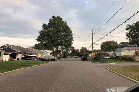 24Th, DEER PARK, NY 11729