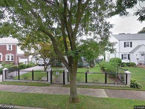 Beverly, FREEPORT, NY 11520