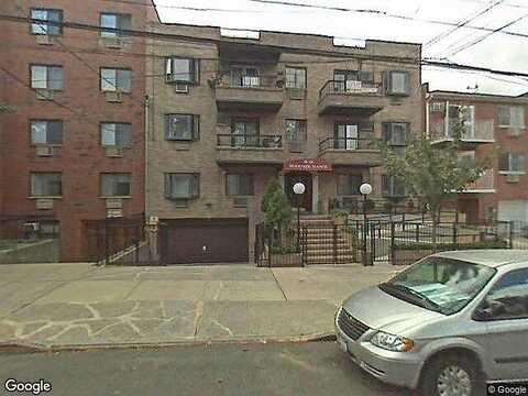 71St, WOODSIDE, NY 11377