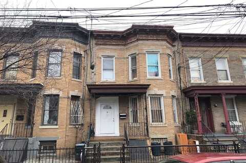 Chestnut, BROOKLYN, NY 11208