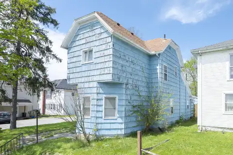 209 E Auburn Avenue, Bellefontaine, OH 43311