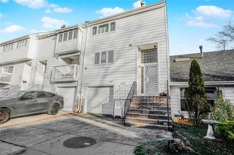 111 Hampton Green, Staten Island, NY 10312