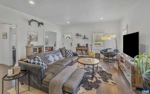 903 NASSAU ST, CHARLOTTESVILLE, VA 22902