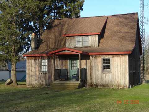 640 S OAK AVENUE, WHITE CLOUD, MI 49349
