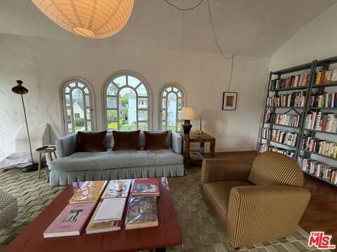 1600 S Stanley Ave, Los Angeles, CA 90019