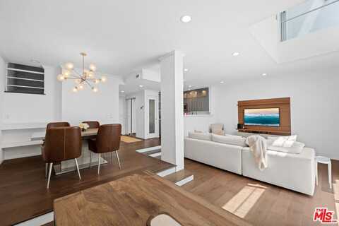520 S Barrington Ave, Los Angeles, CA 90049