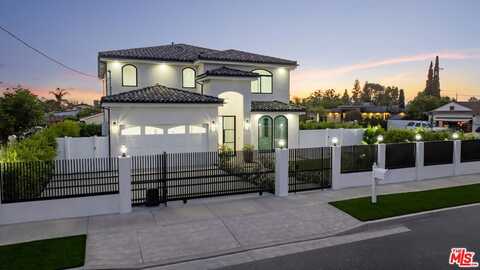 8065 Lloyd Ave, North Hollywood, CA 91605