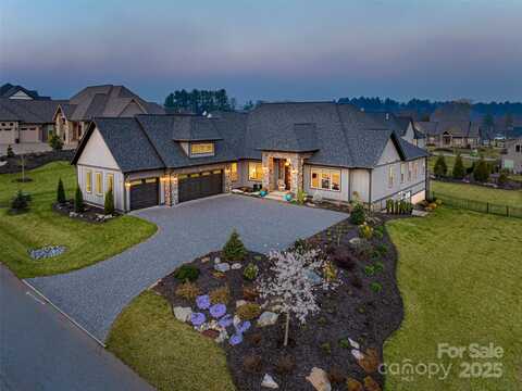 274 Daniel Circle Drive, Mills River, NC 28759