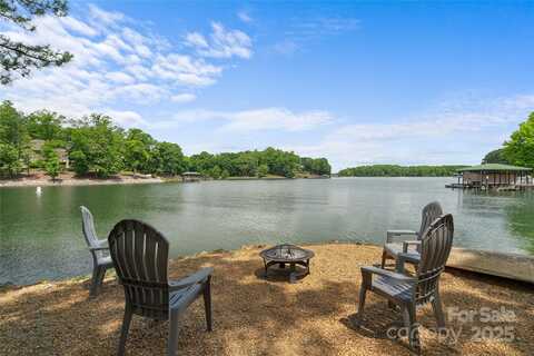 121 Rhinehill Drive, Mooresville, NC 28117