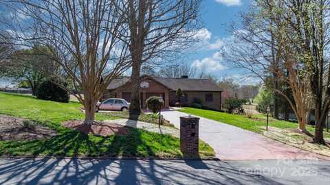 3730 Club House Drive NE, Conover, NC 28613